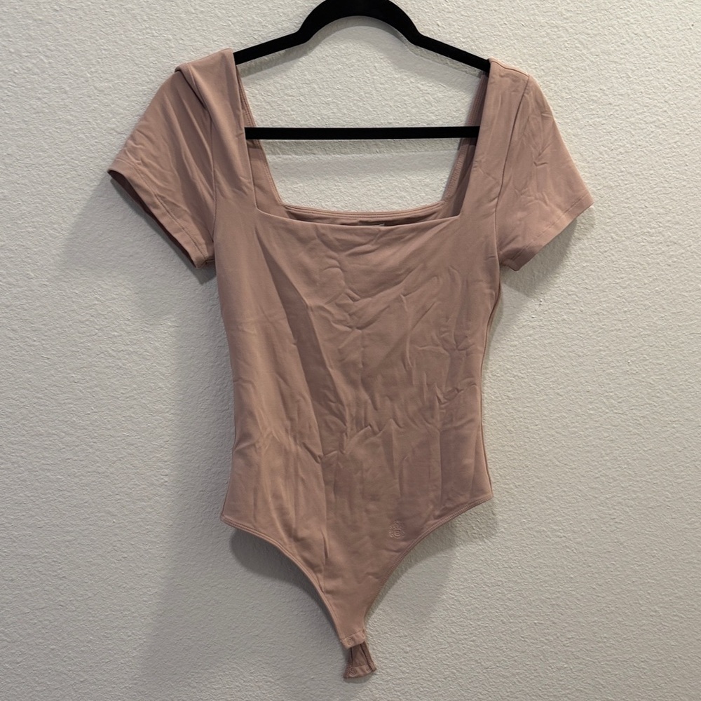 Aritzia Square Neck Short Sleeve Bodysuit in Blush
